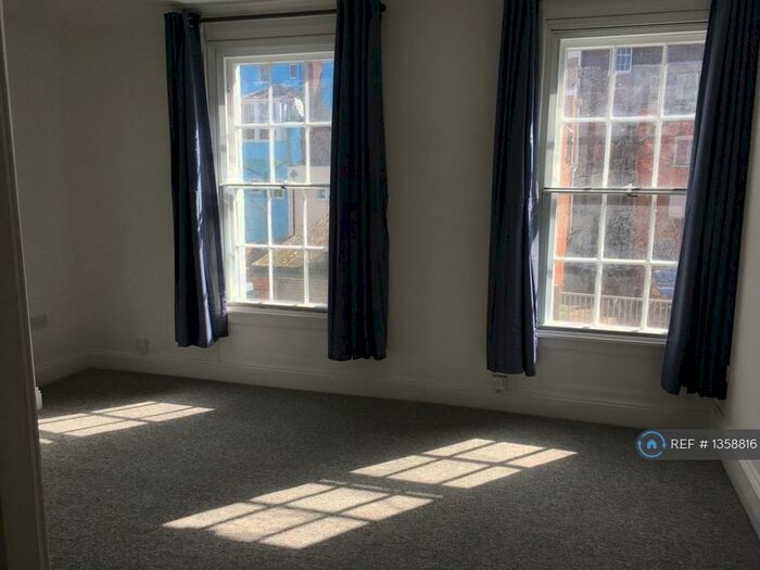 1 Bedroom Maisonette To Rent In Great George Street, Weymouth, DT4