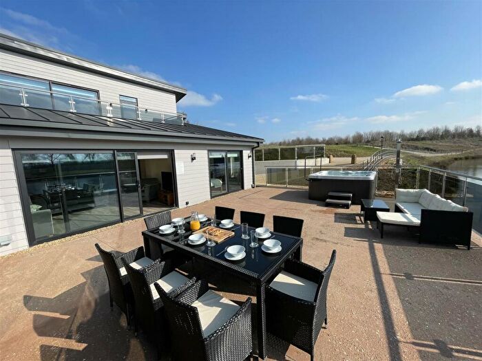 4 Bedroom Semi-Detached House To Rent In Ilchester, BA22