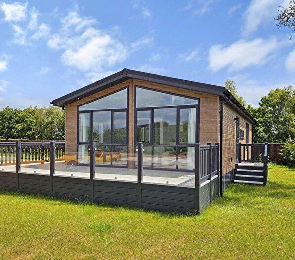 2 Bedroom Park Home For Sale In Dunley, Stourport-On-Severn, DY13