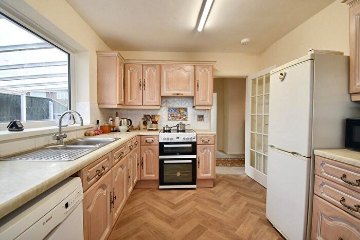2 Bedroom Detached Bungalow For Sale In Casswell Crescent, Fulstow, LN11