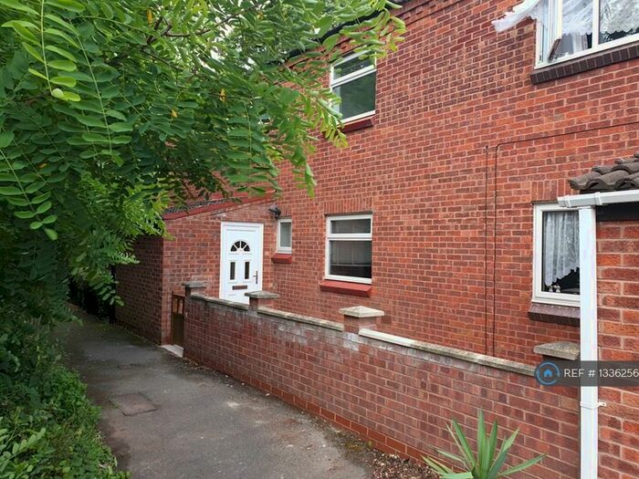 4 Bedroom Terraced House To Rent In Exhall Close, Redditch, B98