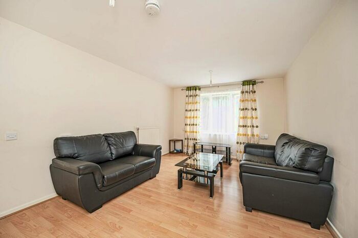 1 Bedroom Flat To Rent In Frostic Walk, , Brick Lane, London, E1