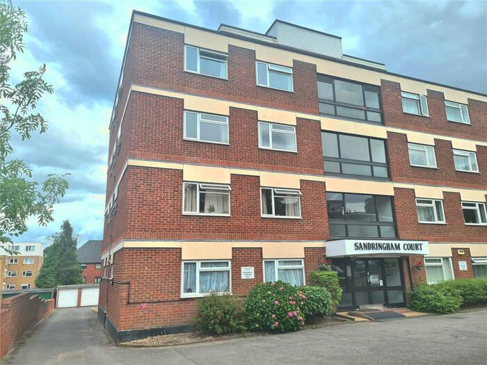 2 Bedroom Flat To Rent In Winn Road, Southampton, Hampshire, SO17
