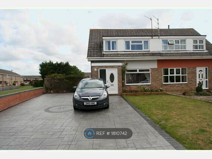 3 Bedroom Semi-Detached House To Rent In Bamfield Road, Bristol, BS14