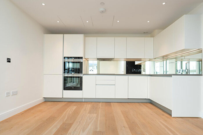 2 Bedroom Flat To Rent In Sopith Way, London, Greater London, SW11