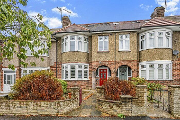 4 Bedroom Terraced House To Rent In Richmond Road, North Chingford, E4