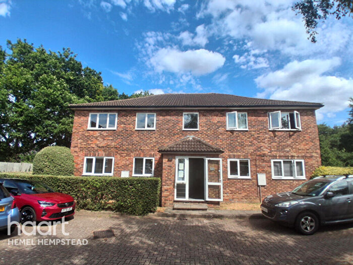 2 Bedroom Apartment To Rent In The Swallows, Welwyn Garden City, AL7