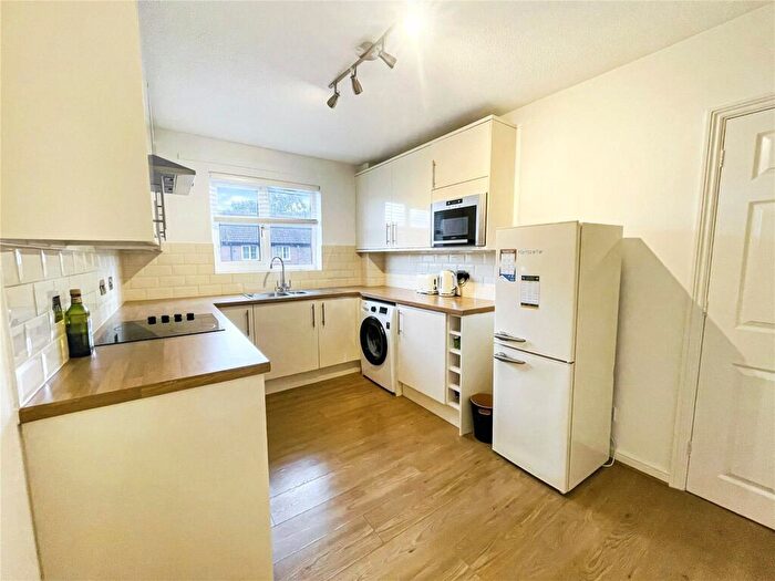 1 Bedroom Maisonette To Rent In Bay Tree Close, Sidcup, DA15
