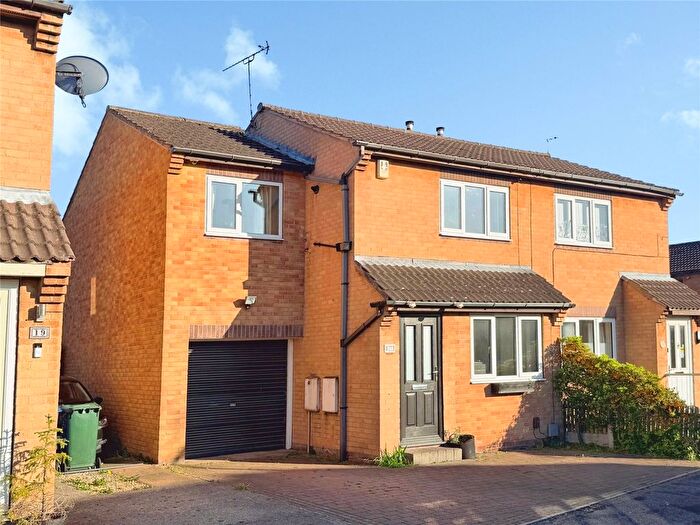 3 Bedroom Semi-Detached House For Sale In Pasture Close, Armthorpe, Doncaster, South Yorkshire, DN3