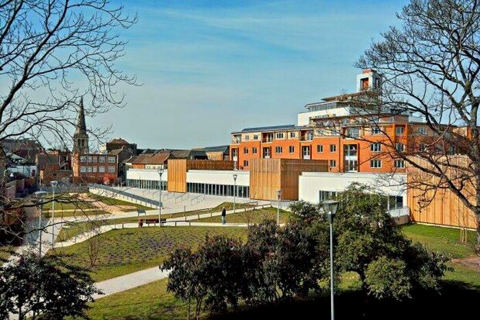 3 Bedroom Flat To Rent In ., Bedford, MK40