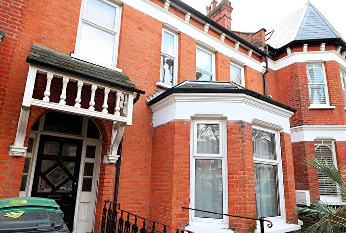 2 Bedroom Flat To Rent In Mount View Road, London, N4