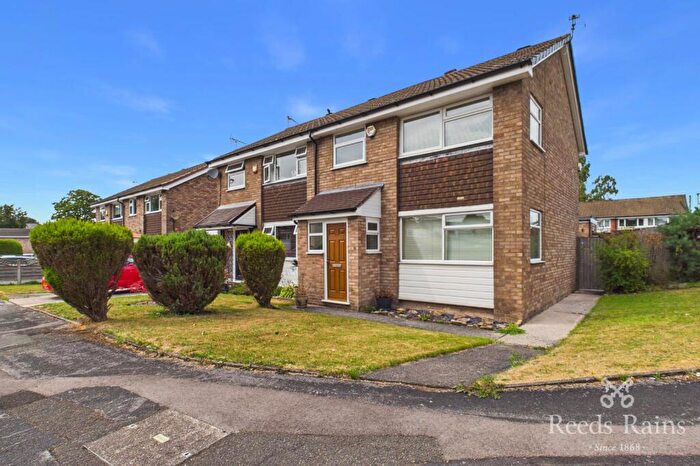 3 Bedroom Semi-Detached House For Sale In Stapleton Road, Macclesfield, Cheshire, SK10