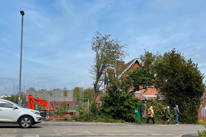 3 Bedroom Semi-Detached House For Sale In Walrow Road, Highbridge, TA9