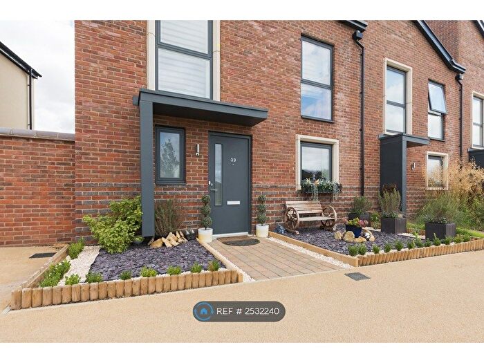 3 Bedroom End Of Terrace House To Rent In Braeburn Avenue, Bicester, OX27