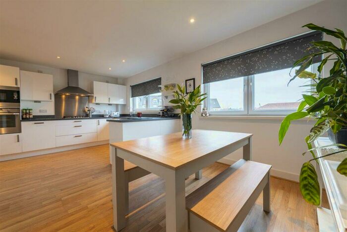 4 Bedroom Town House For Sale In Morven Drive, Clarkston, G76