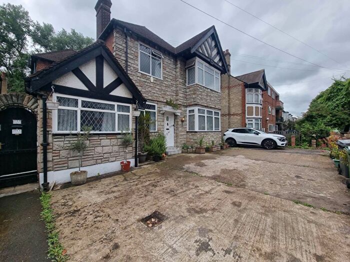 4 Bedroom Detached House For Sale In Sinclair Road, Chingford, E4