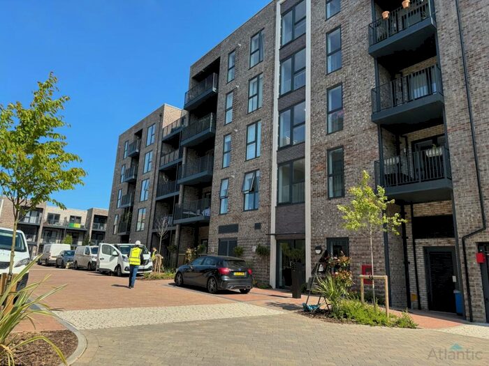 2 Bedroom Flat To Rent In Academy Way, Loughton, IG10