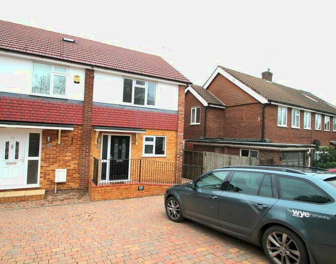 2 Bedroom Semi-Detached House To Rent In Deeds Grove, High Wycombe, HP12