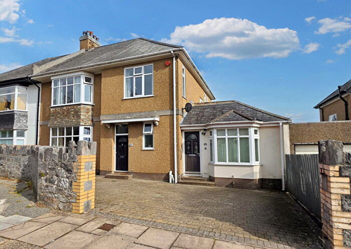 5 Bedroom Semi-Detached House For Sale In ** Mannamead - Four Bedrooms, Separate Annexe **, PL3