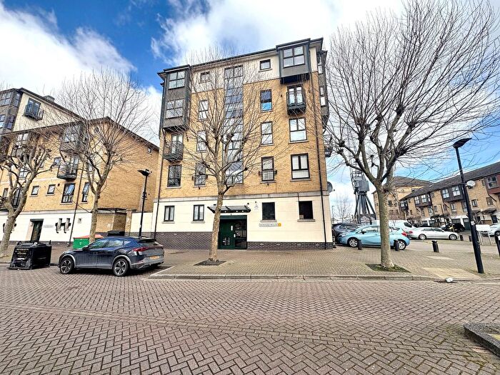 2 Bedroom Flat To Rent In Howard House, Wesley Avenue, Royal Victoria Docks, E16