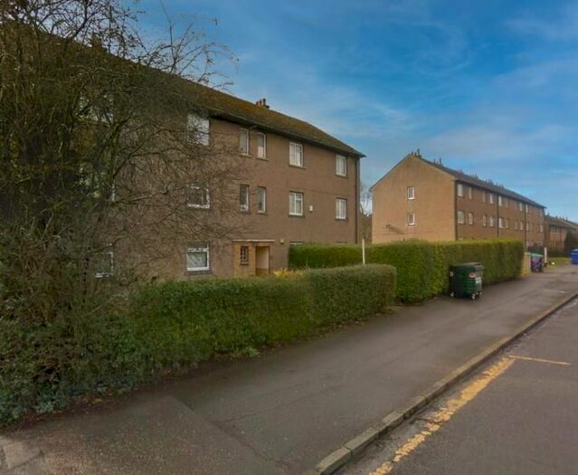 2 Bedroom Flat To Rent In Ballindean Road, Dundee, DD4