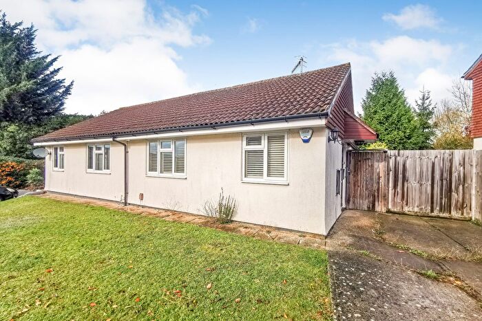 3 Bedroom Semi-detached House For Sale In Scottswood Road, Bushey, WD23