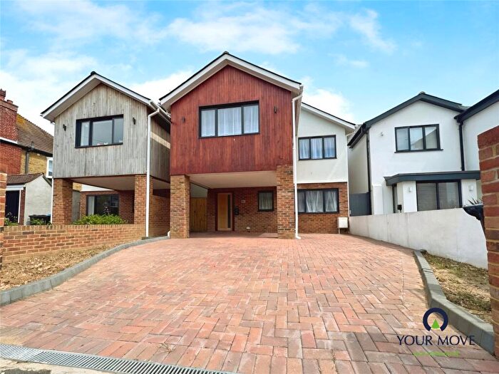4 Bedroom Detached House For Sale In Gladstone Road, Broadstairs, Kent, CT10