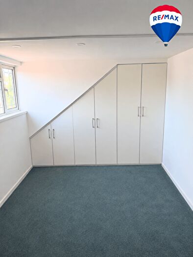 1 Bedroom Flat To Rent In Avelon Road, Romford, RM5