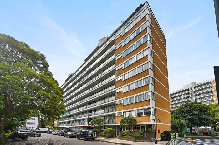 3 Bedroom Flat To Rent In Wilkins House, Churchill Gardens, London, SW1V