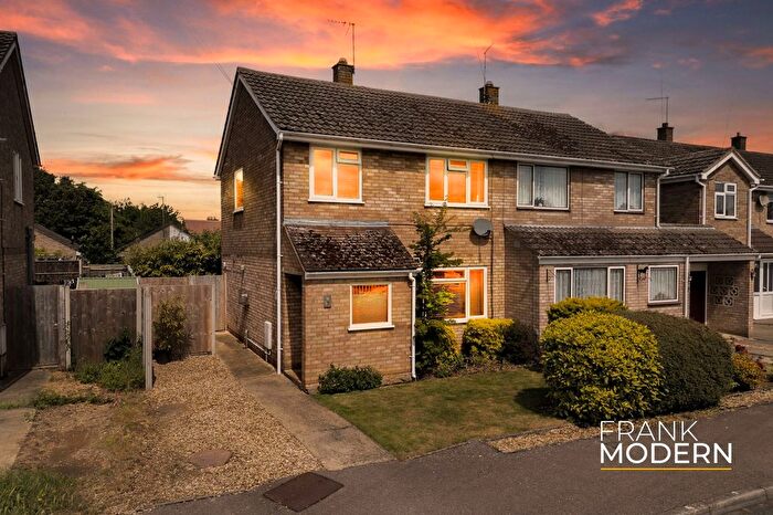 3 Bedroom Semi-Detached House For Sale In Lime Close, Langtoft, PE6