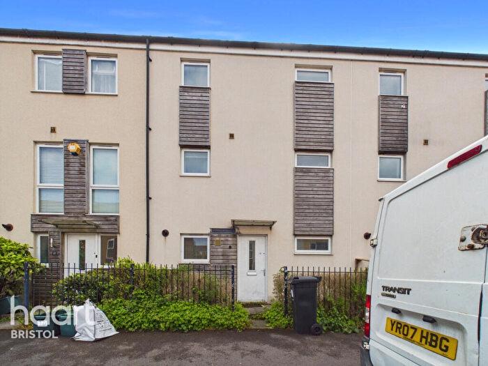 3 Bedroom Terraced House For Sale In Wood Street, Bristol, BS34
