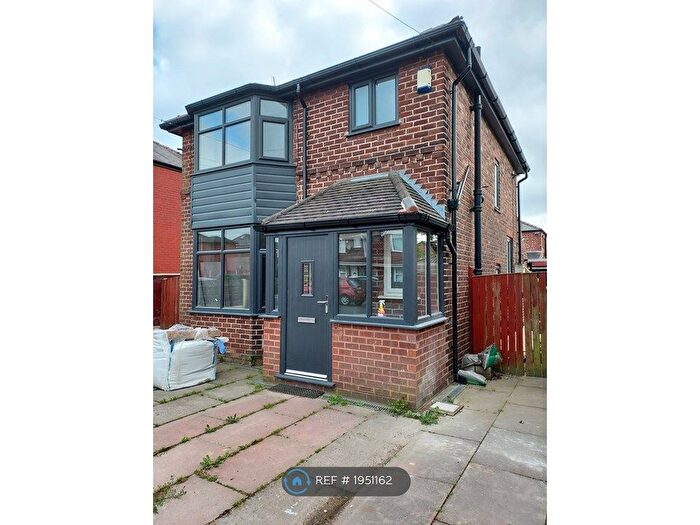 3 Bedroom Detached House To Rent In Orient Road, Salford, M6