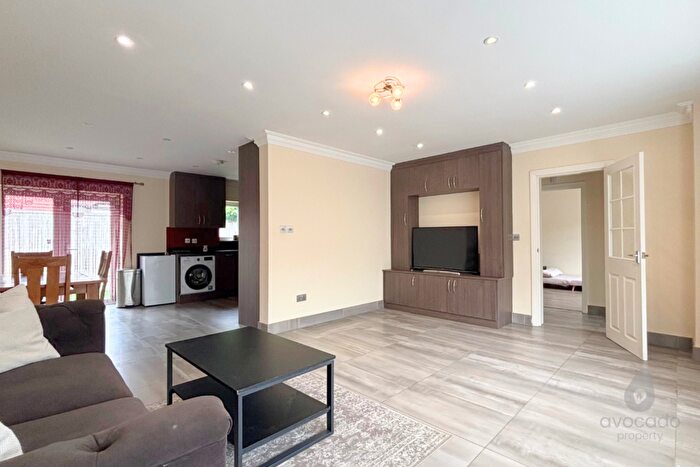 4 Bedroom Detached Bungalow For Sale In Repton Road, Earley, Reading, Berkshire, RG6