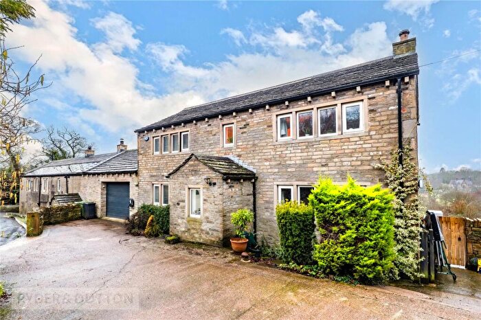 4 Bedroom Link Detached House For Sale In Crosland Edge, Meltham, Holmfirth, West Yorkshire, HD9