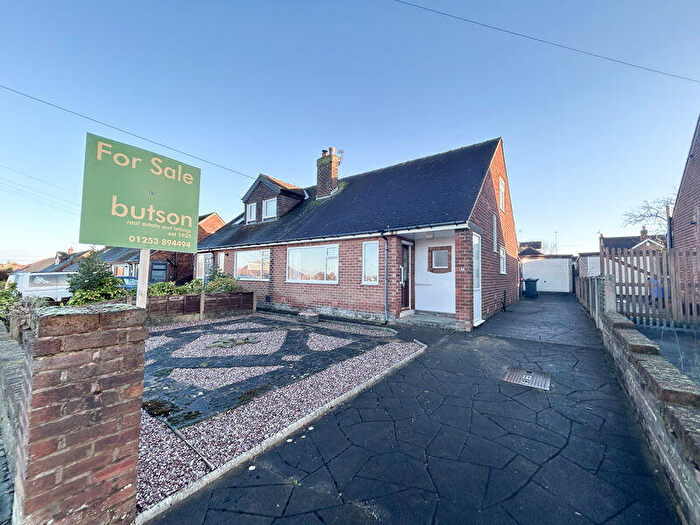 2 Bedroom Semi-Detached Bungalow For Sale In Well Presented Semi Detached Bungalow - Bleasdale Avenue, Poulton-Le-Fylde, FY6