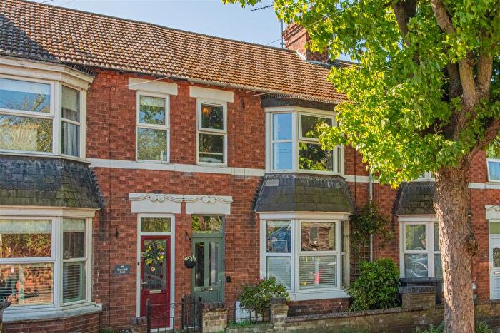 3 Bedroom Terraced House For Sale In Roundhill Road, Kettering, NN15