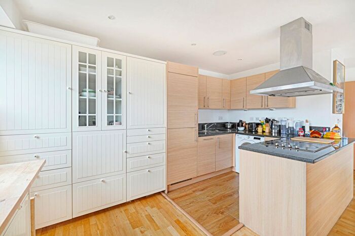 3 Bedroom Flat To Rent In Metro Central Heights, Newington Causeway, SE1
