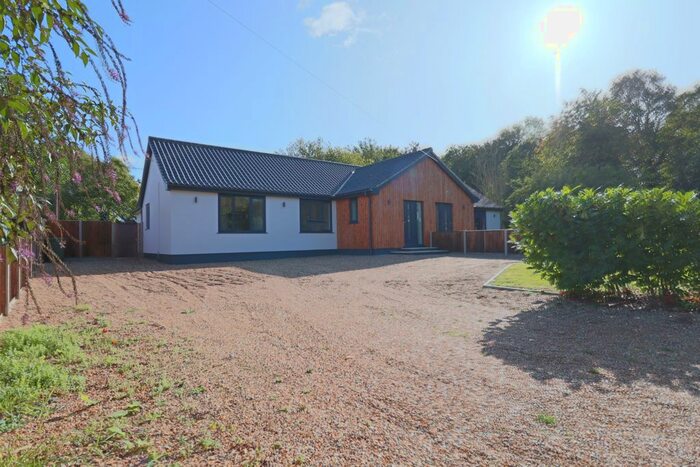 3 Bedroom Semi-Detached Bungalow For Sale In Chequers Lane, Saxlingham Nethergate, Norwich, NR15