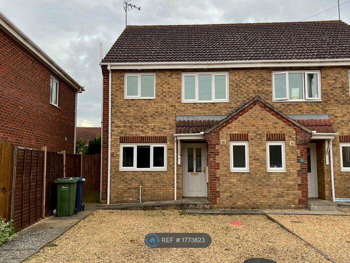 3 Bedroom Semi-Detached House To Rent In Beechings Close, Wisbech St. Mary, Wisbech, PE13