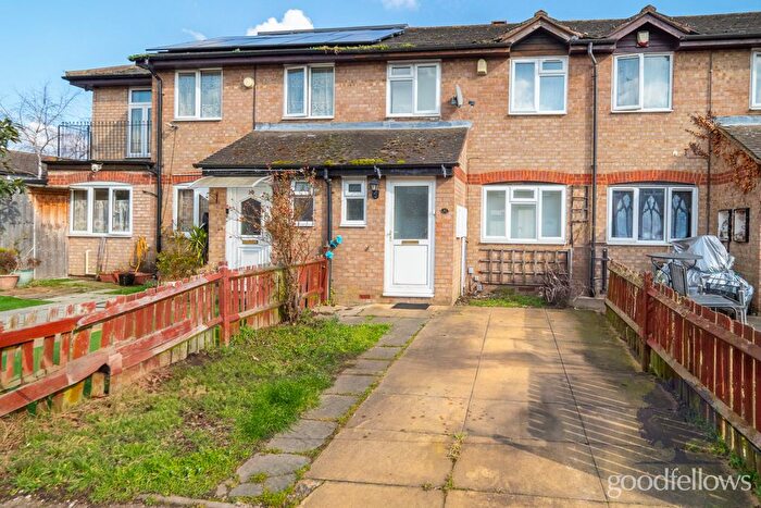 3 Bedroom Detached House To Rent In Belgrave Walk, Mitcham, CR4