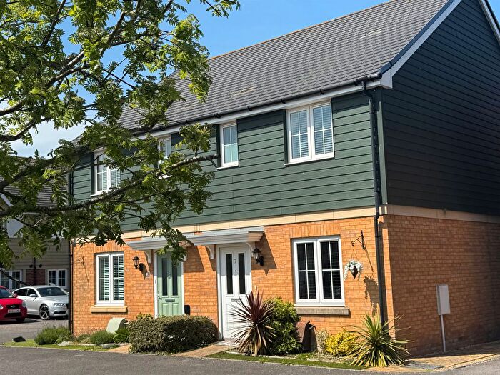 3 Bedroom Semi-Detached House For Sale In Camino Court, Fareham, PO14