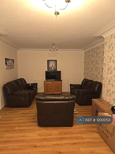 4 Bedroom End Of Terrace House To Rent In Lisburn, Lisburn, BT28