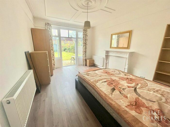 1 Bedroom Flat To Rent In Windsor Road, London, N13