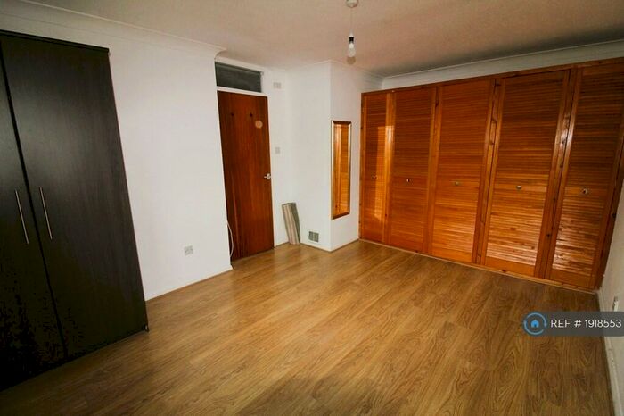 3 Bedroom Detached House To Rent In Ilfracombe Way, Reading, RG6