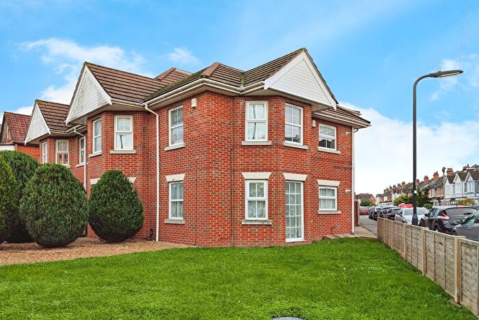 1 Bedroom Flat To Rent In Howard Road, SO15