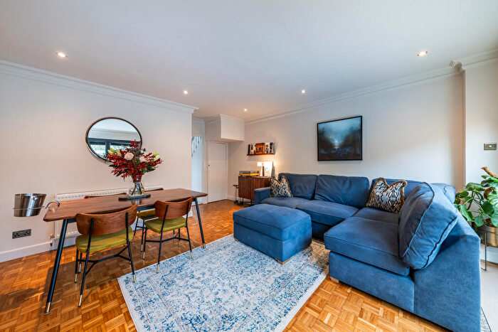 3 Bedroom Terraced House For Sale In Atkins Road, London, SW12