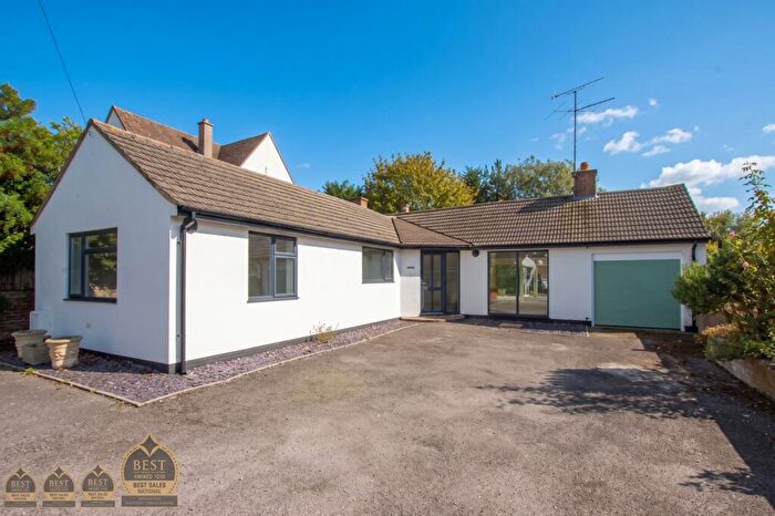 4 Bedroom Bungalow To Rent In Chippings Southam Lane, Southam, Cheltenham, GL52