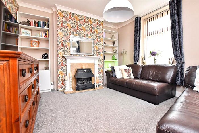 3 Bedroom End Of Terrace House For Sale In Haugh Lane, Newhey, Rochdale, Greater Manchester, OL16
