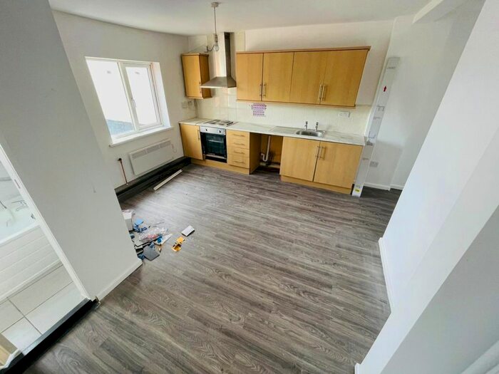 2 Bedroom Flat To Rent In High Street, Dudley, DY1