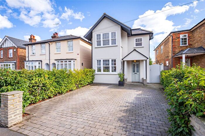 4 Bedroom Detached House For Sale In Freelands Road, Cobham, KT11